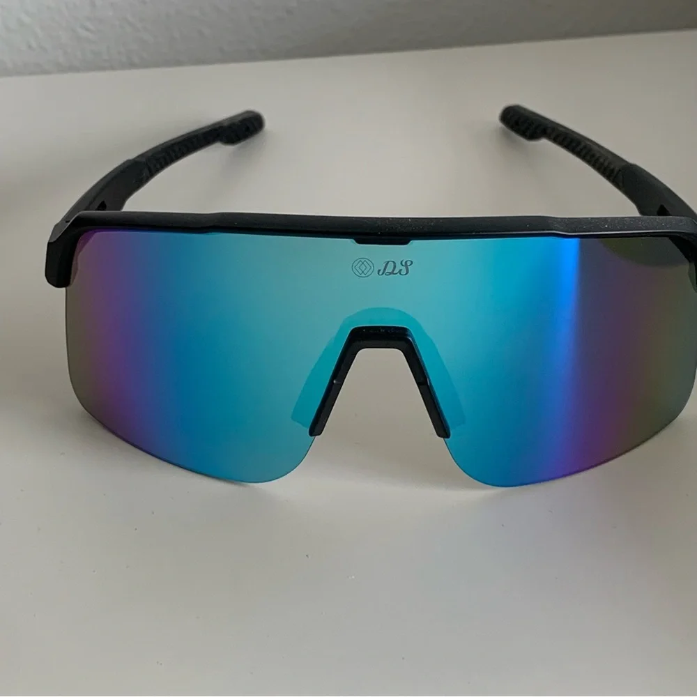 Diamond Eyewear Black Blue Sporty Sunglasses Baseball Outdoor Fishing Box Case